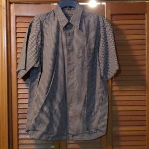 Short sleeve button up